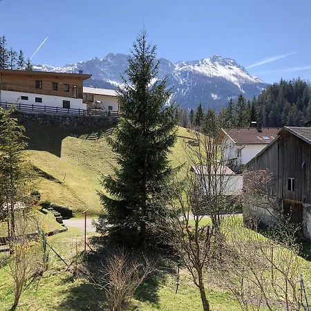 Haus Sonnenspitze - Fam. Nessler ببيرفيير